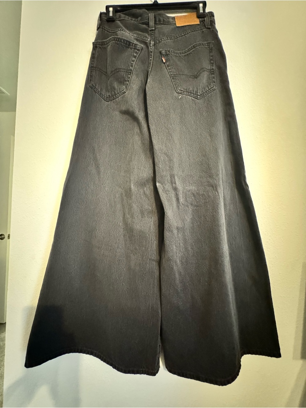 Levi's size 24– XL Superwide Women’s Flare Jeans — Charcoal Black Wash - Picture 3 of 4
